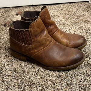 Softt Women’s Leather bootie